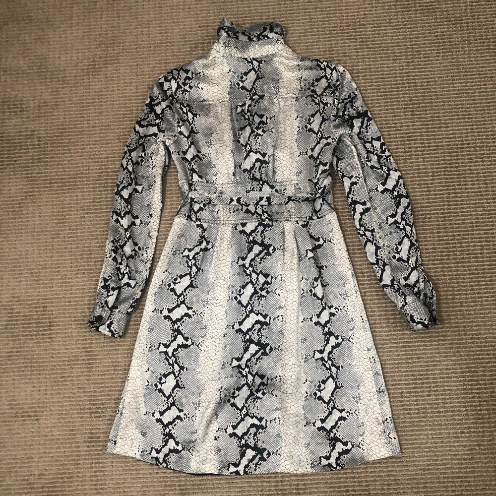 100% Silk Snakeskin print long sleeve mini dress - Picture 7 of 12
